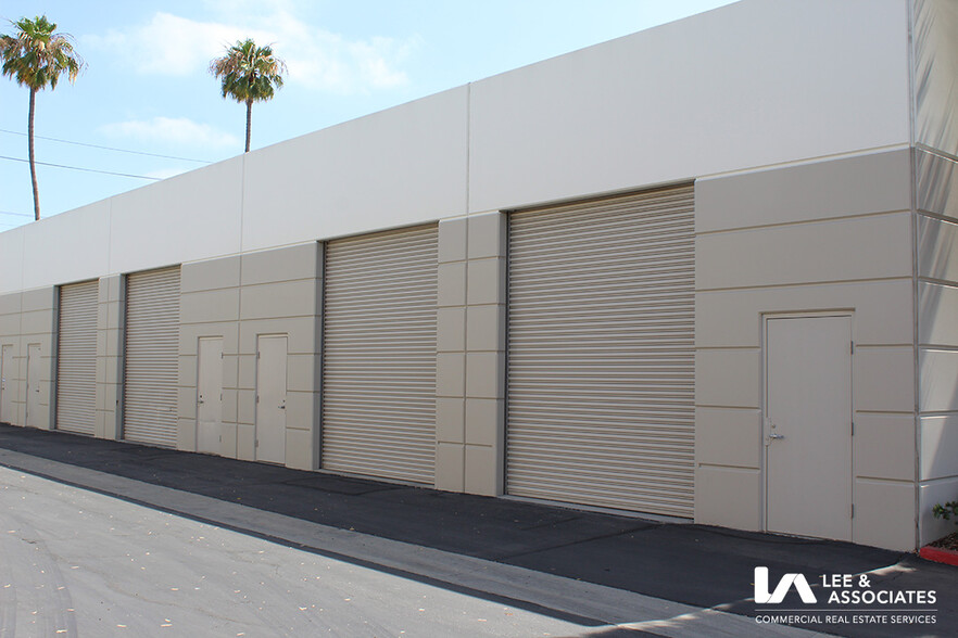 3283-3299 Walnut Ave, Signal Hill, CA for lease - Building Photo - Image 3 of 19