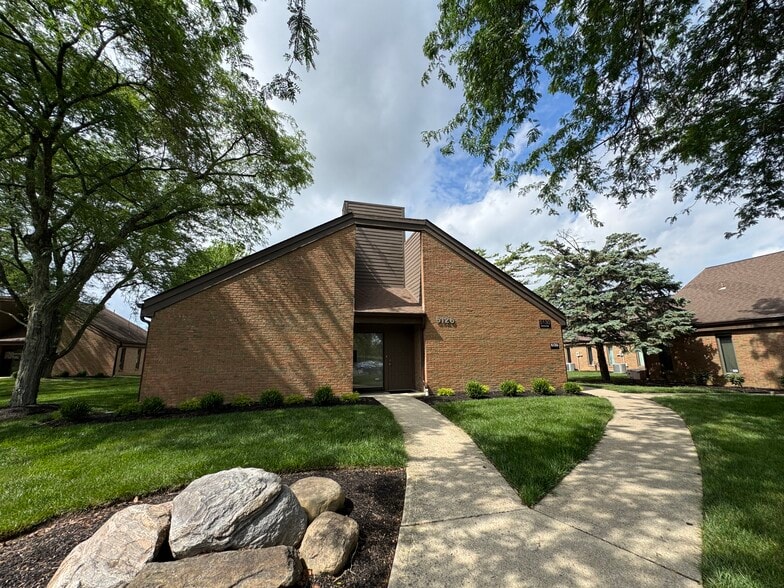 5126-5130 Blazer Memorial Pky, Dublin, OH for lease - Building Photo - Image 2 of 27