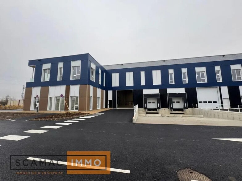 Flex in Moissy-Cramayel for lease - Building Photo - Image 2 of 10