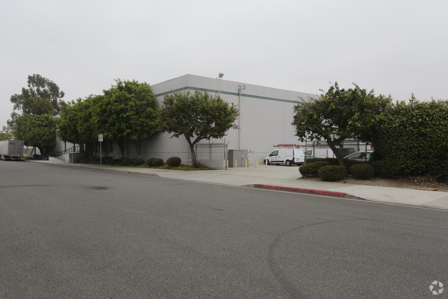 4882-4884 W 145th St, Hawthorne, CA for lease - Primary Photo - Image 2 of 13