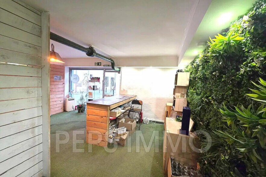 Retail in Aix-en-Provence for lease - Building Photo - Image 3 of 6