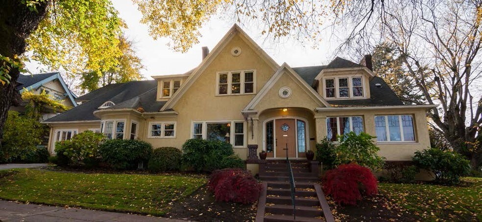 3308 NE Peerless Pl, Portland, OR for sale - Building Photo - Image 1 of 1