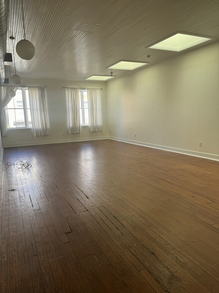 316 W Broughton Ln, Savannah, GA for lease - Interior Photo - Image 3 of 20