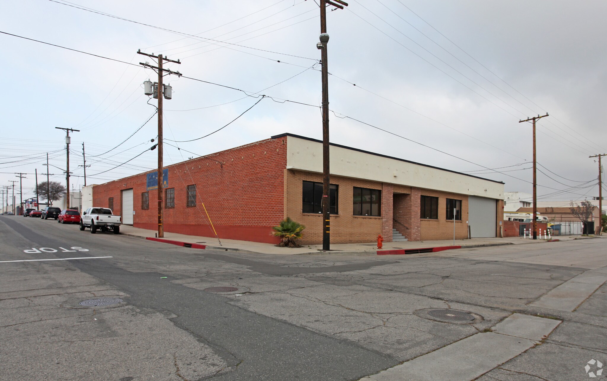 801 N Lake St, Burbank, CA for lease Primary Photo- Image 1 of 5