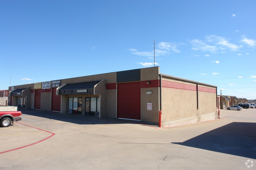 8851 West Fwy, Fort Worth, TX for lease - Building Photo - Image 2 of 11