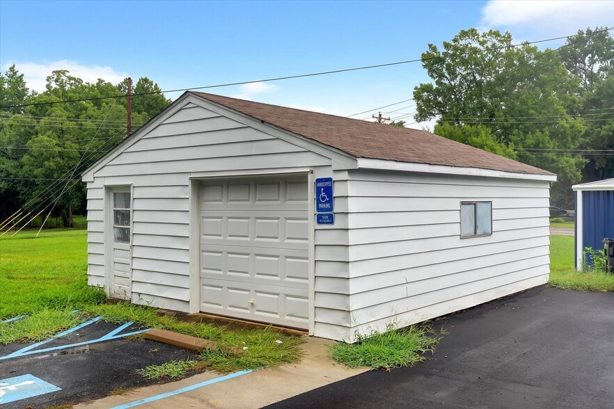 323 W Georgia Rd, Simpsonville, SC for lease - Building Photo - Image 2 of 28