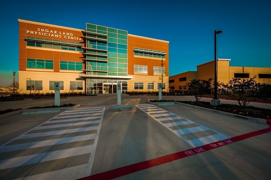 7616 Branford Pl, Sugar Land, TX for lease - Primary Photo - Image 1 of 4