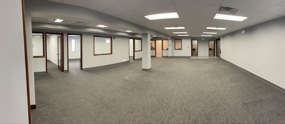 435 W 194th St, Glenwood, IL for lease - Interior Photo - Image 3 of 39