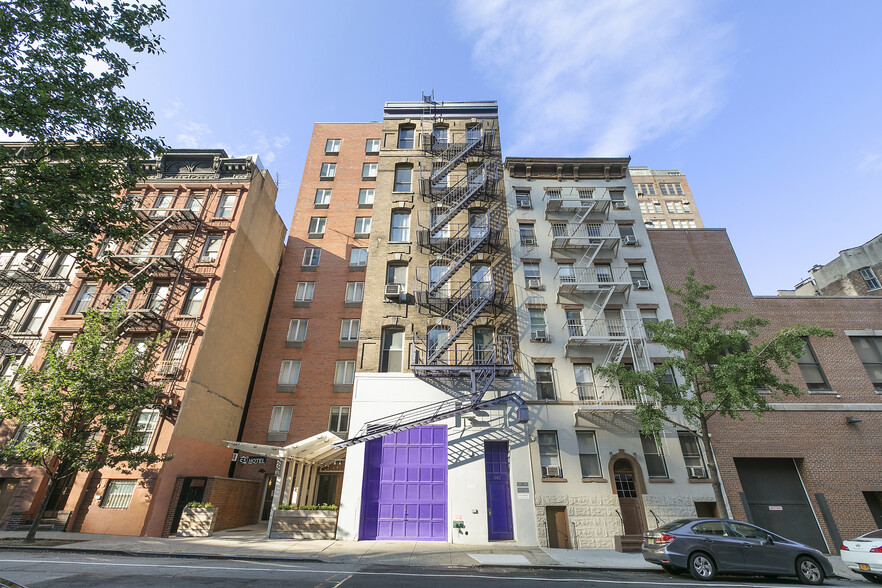 447 W 36th St, New York, NY for lease - Building Photo - Image 1 of 9