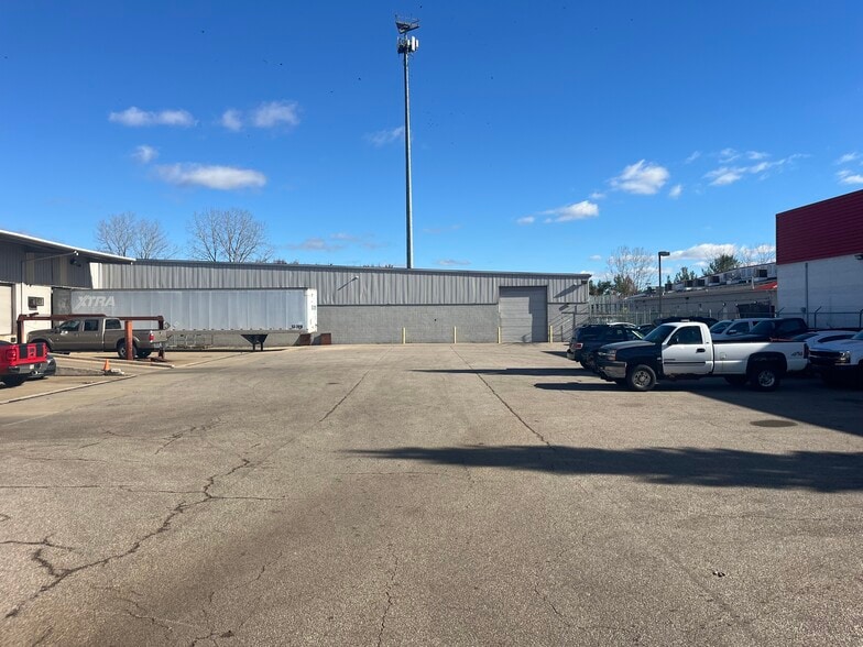 4001 Pearl Rd, Medina, OH for lease - Primary Photo - Image 1 of 4