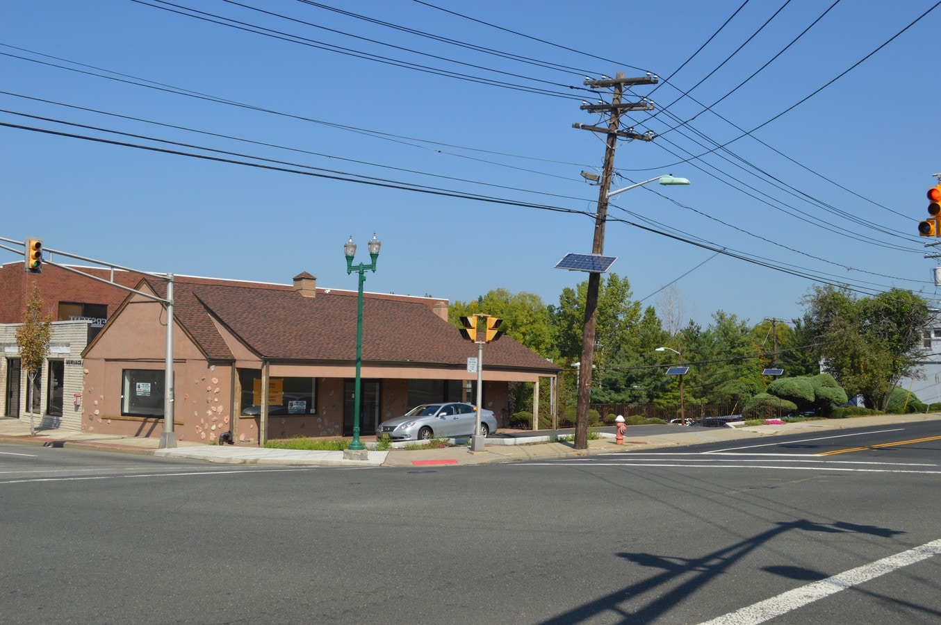 349 Cedar Ln, Teaneck, NJ 07666