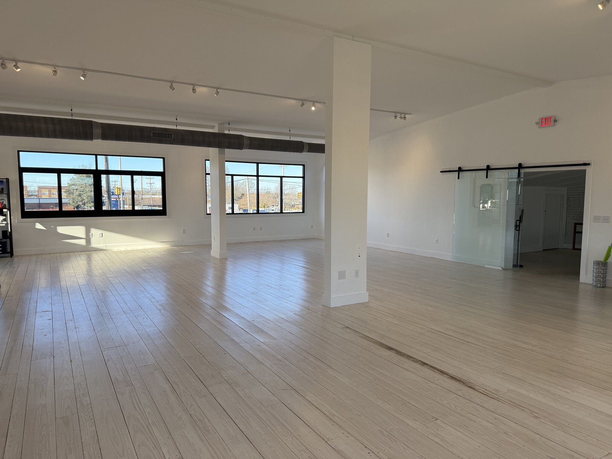 513-515 English Rd, High Point, NC for lease Interior Photo- Image 1 of 3