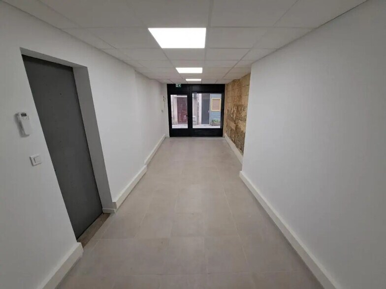 58 Rue De La Bonneterie, Avignon for lease - Lobby - Image 3 of 5