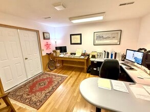 106 Arch st, Atlanta, IL for lease Interior Photo- Image 1 of 9