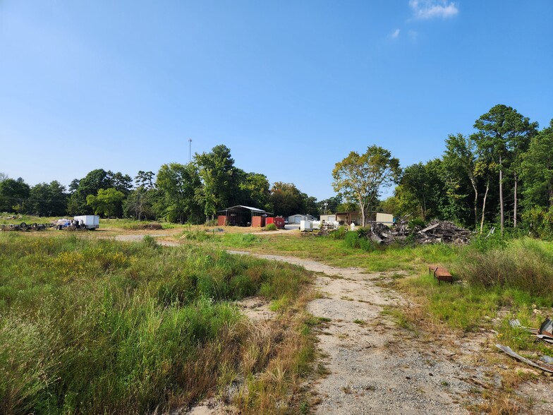 2309 E US Highway 80, White Oak, TX for lease - Building Photo - Image 1 of 5