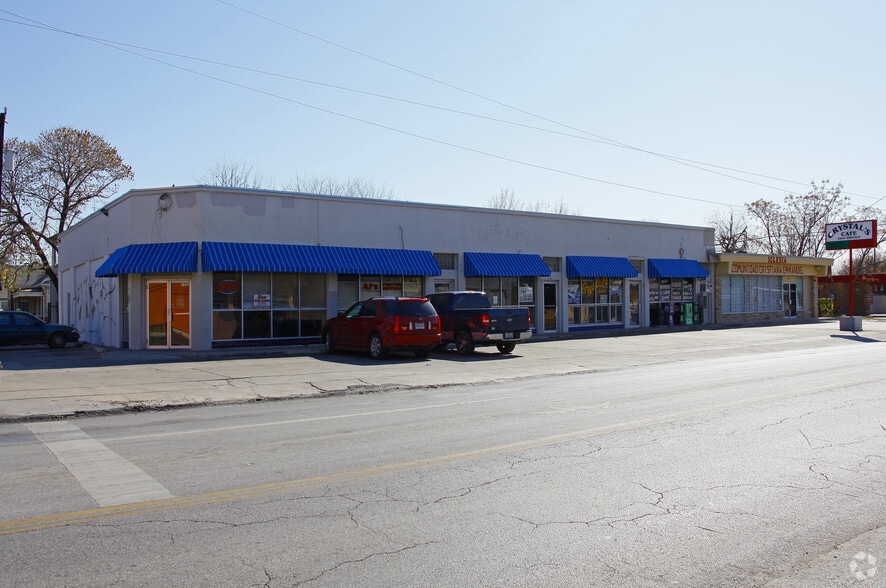 2418-2426 N Zarzamora St, San Antonio, TX for lease - Building Photo - Image 3 of 4