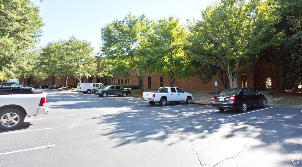 8125 Troon Cir, Austell, GA for sale - Primary Photo - Image 1 of 1