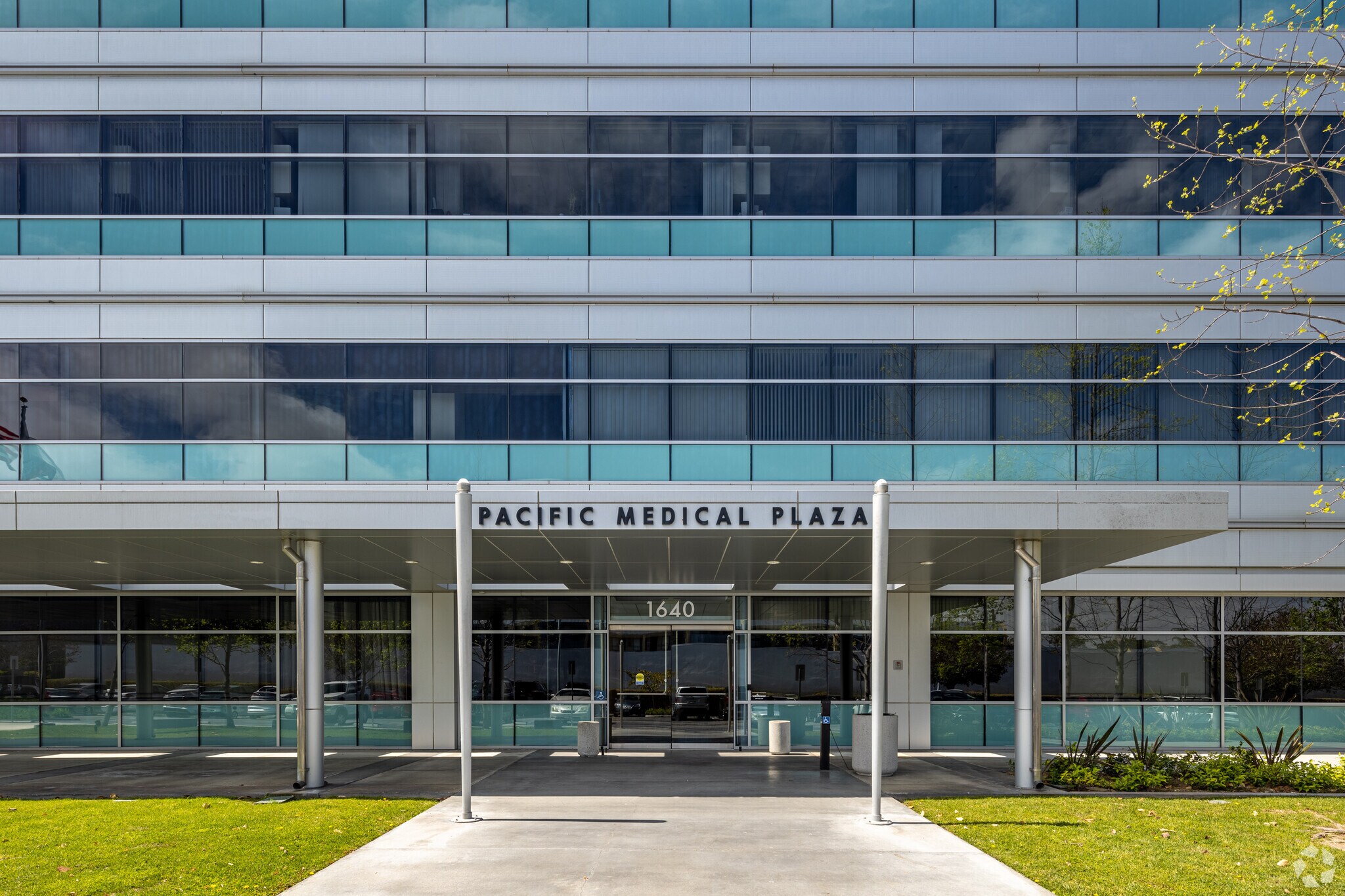 1640 Newport Blvd, Costa Mesa, CA for sale Building Photo- Image 1 of 1