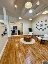 445 King St, Charleston, SC for lease Interior Photo- Image 1 of 10