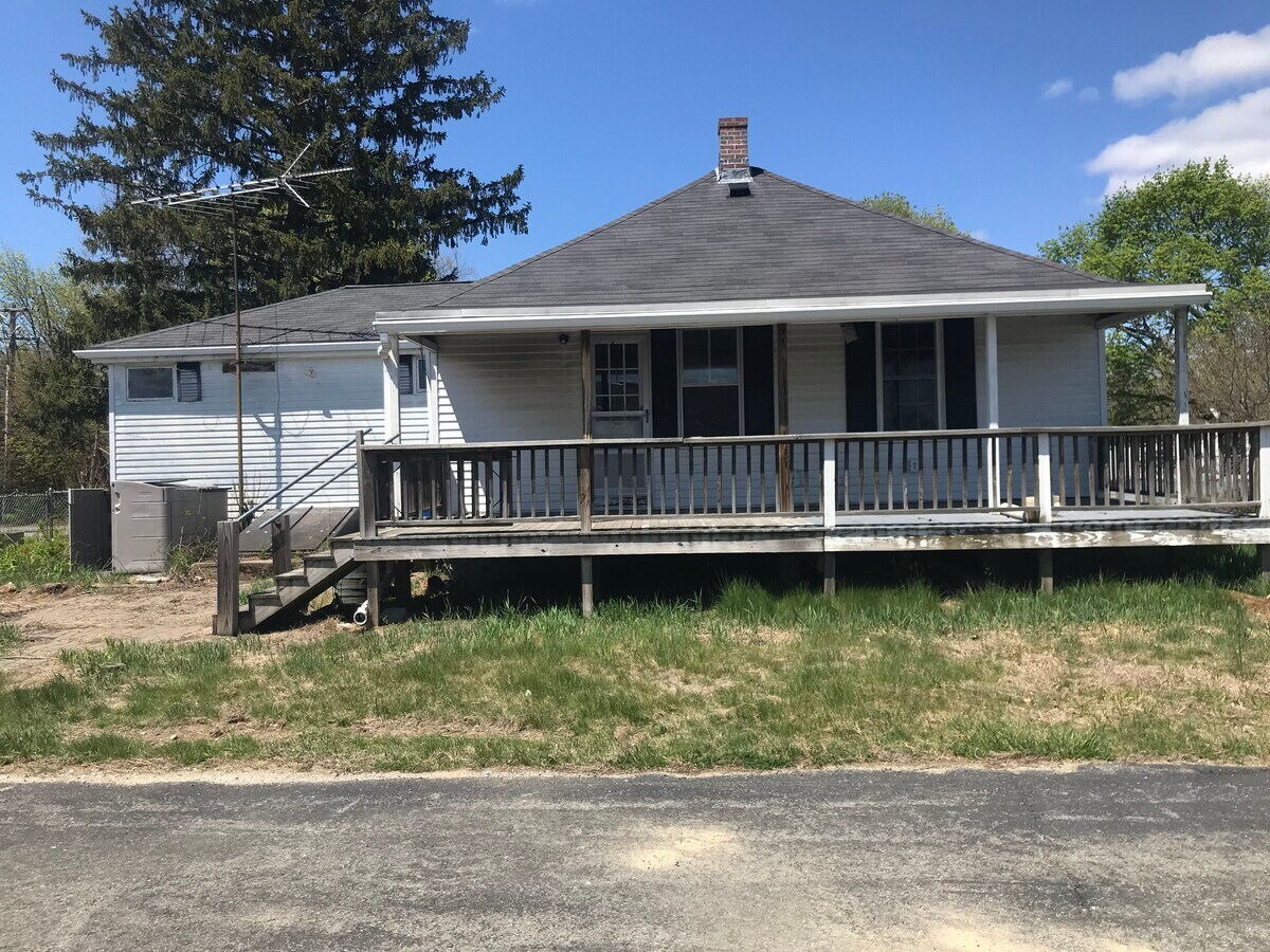 685 Farm Rd, Marlborough, MA 01752