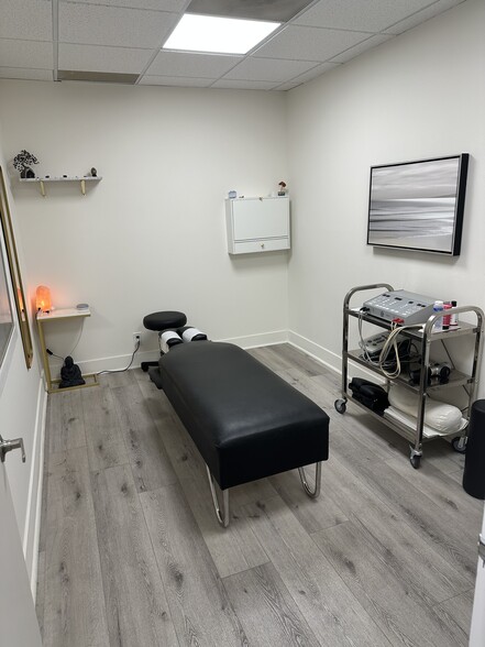 16260 Ventura Blvd, Encino, CA for lease - Interior Photo - Image 3 of 9