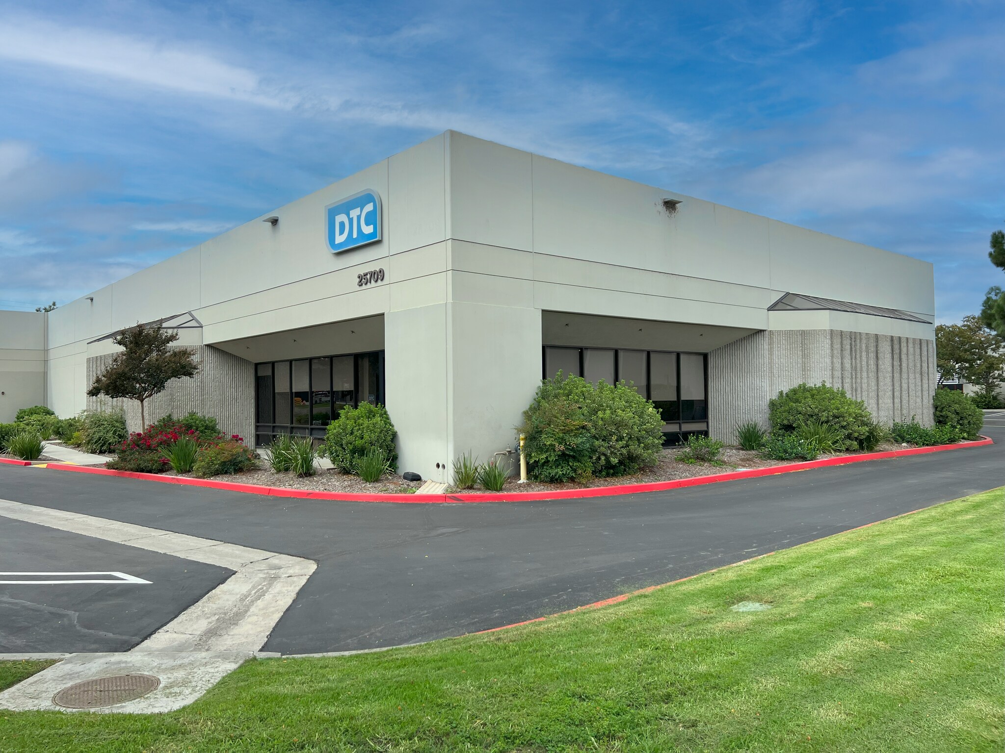 25717 Rye Canyon Rd, Valencia, CA for sale Building Photo- Image 1 of 1