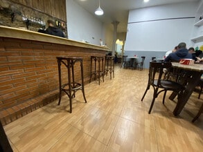 Retail in Barcelona, Barcelona for lease Interior Photo- Image 1 of 8