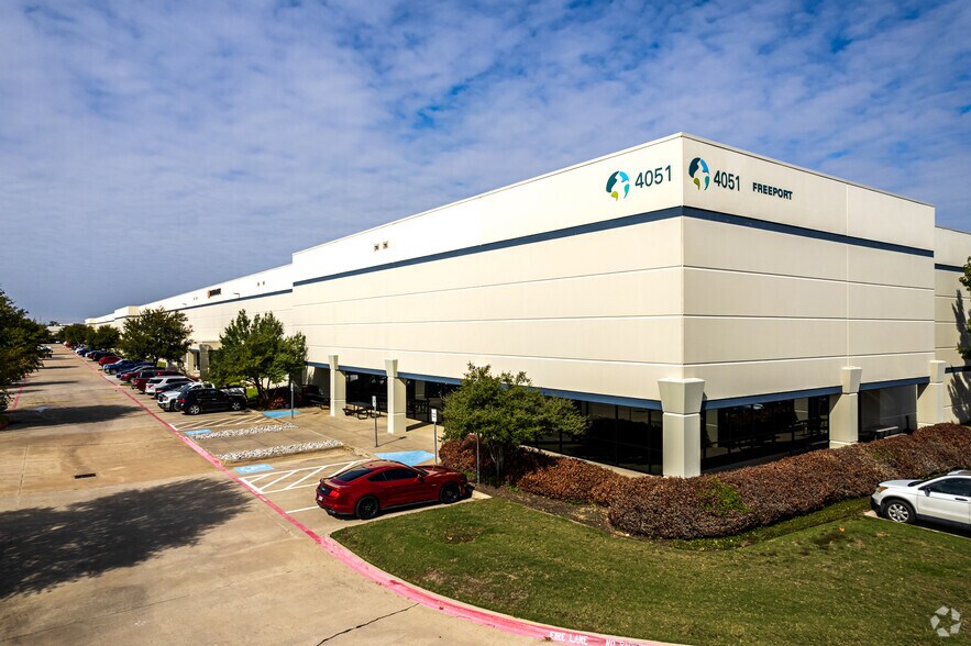4051 Freeport Pky, Grapevine, TX for lease - Building Photo - Image 2 of 11