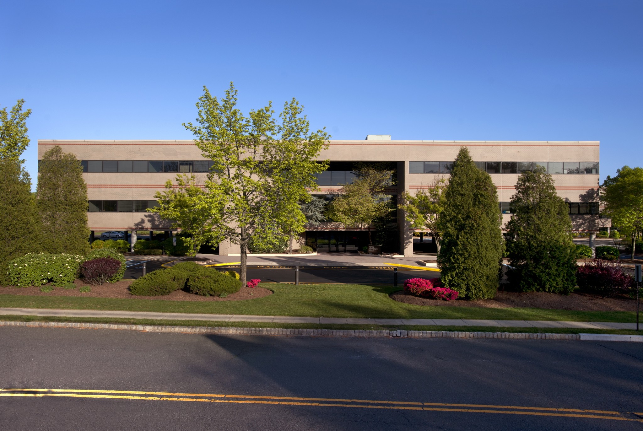 1460 US Highway 9 N, Woodbridge, NJ for lease Building Photo- Image 1 of 9