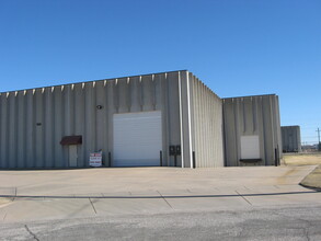 1854 S Florence Ct, Wichita, KS for lease Building Photo- Image 1 of 1