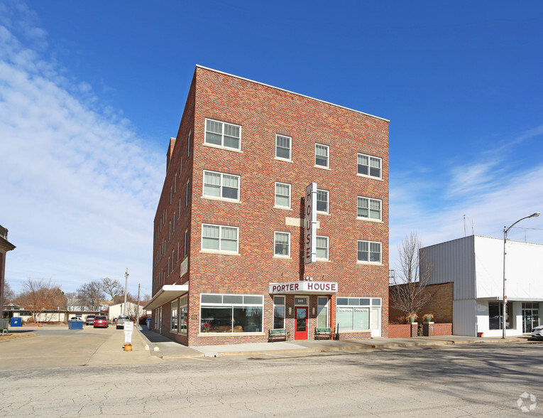 209 E Main St, Beloit, KS for sale - Building Photo - Image 1 of 1