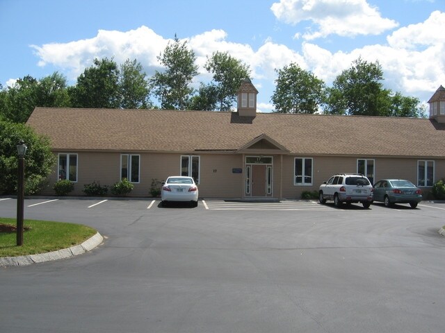 17 Chenell Dr, Concord, NH for sale - Primary Photo - Image 1 of 3