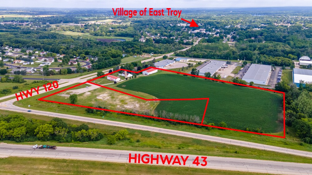 2344 Country Rd G, East Troy, WI 53120