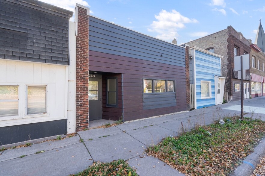 2224 W 3rd St, Duluth, MN for sale - Building Photo - Image 2 of 13