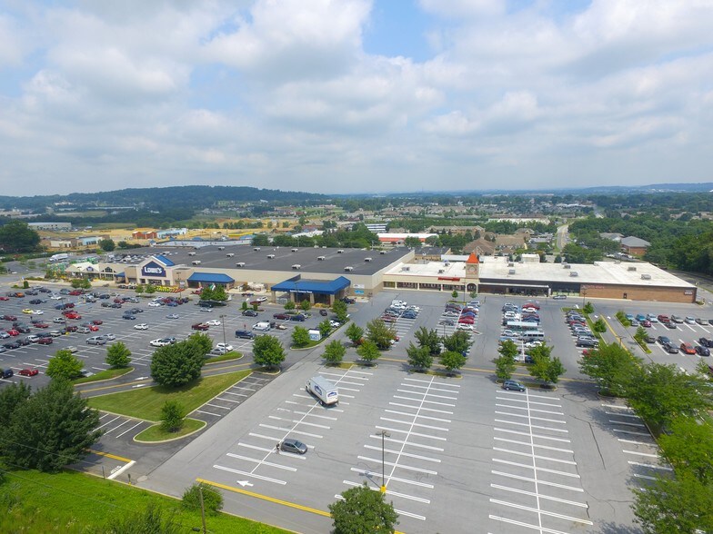 25-31 Rohrerstown Rd, Lancaster, PA for lease - Building Photo - Image 1 of 20