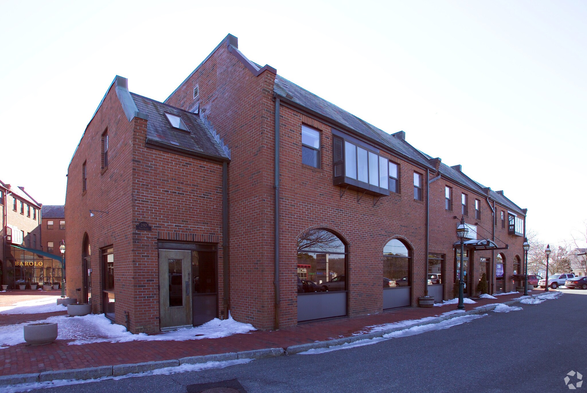 297 North St, Hyannis, MA 02601 One Financial Place