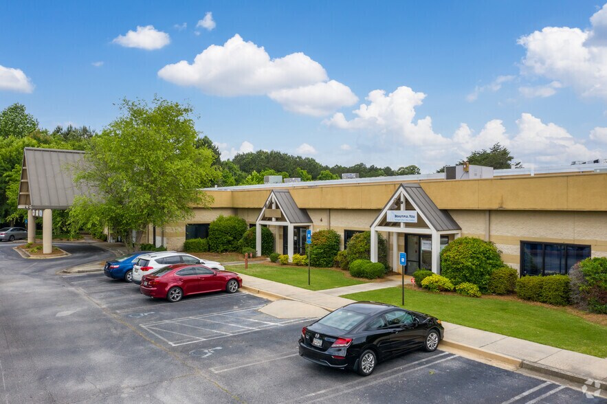 7130 Mount Zion Blvd, Jonesboro, GA for lease - Building Photo - Image 1 of 5