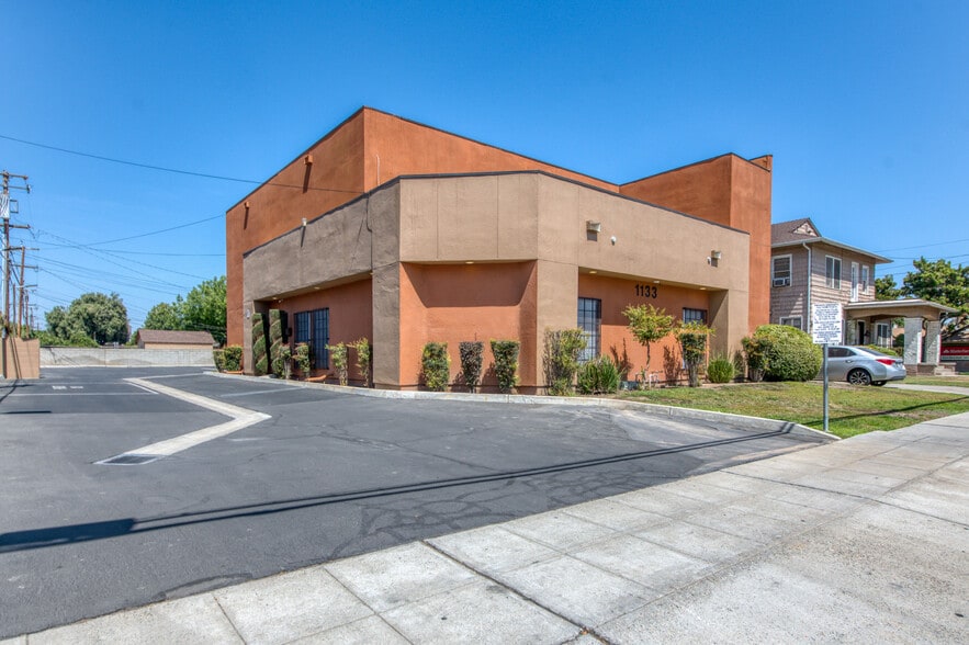 1133 E Olive Ave, Fresno, CA for lease - Building Photo - Image 3 of 19