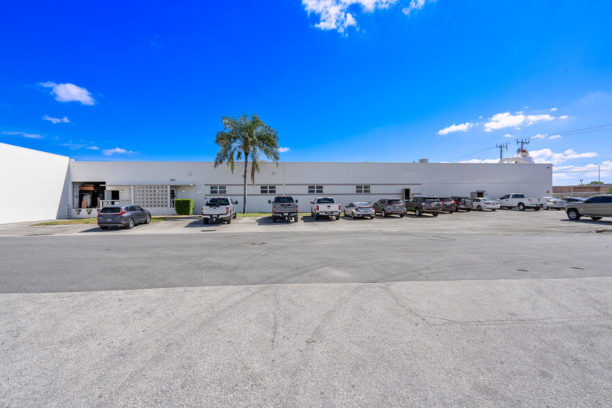 700 NW 57th Ct, Fort Lauderdale, FL for sale - Building Photo - Image 2 of 10