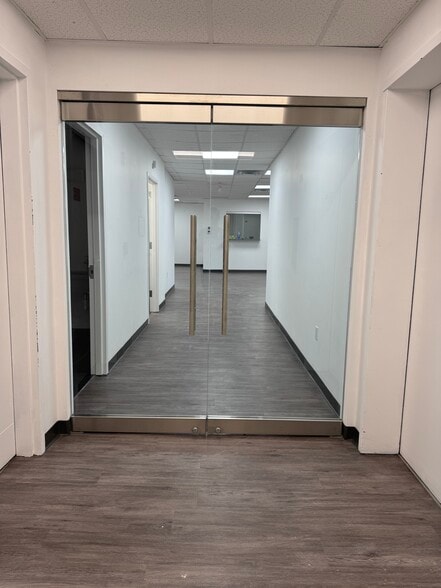 24 Belden Ave, Norwalk, CT for lease - Interior Photo - Image 2 of 27