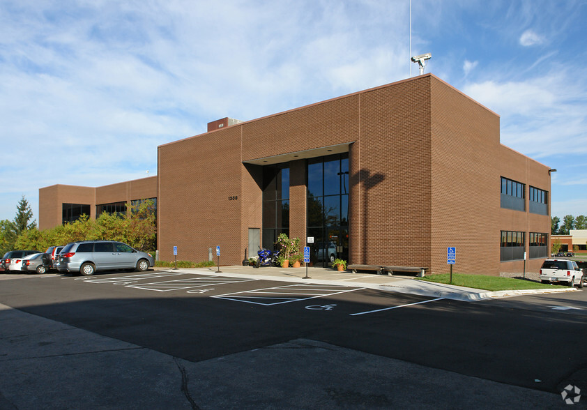 1300 Mendota Heights Rd, Mendota Heights, MN for sale - Building Photo - Image 1 of 8