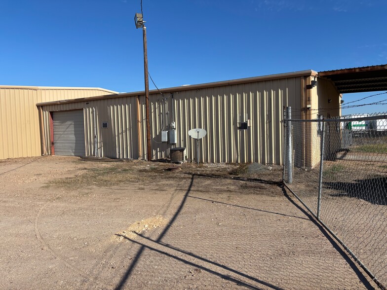 4447 W State Highway 71, La Grange, TX for lease - Building Photo - Image 2 of 25