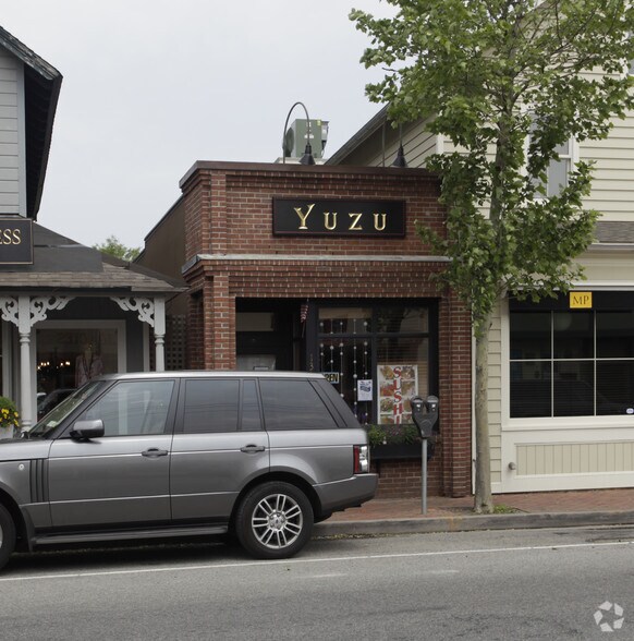 1361 Old Northern Blvd, Roslyn, NY for sale - Building Photo - Image 1 of 1