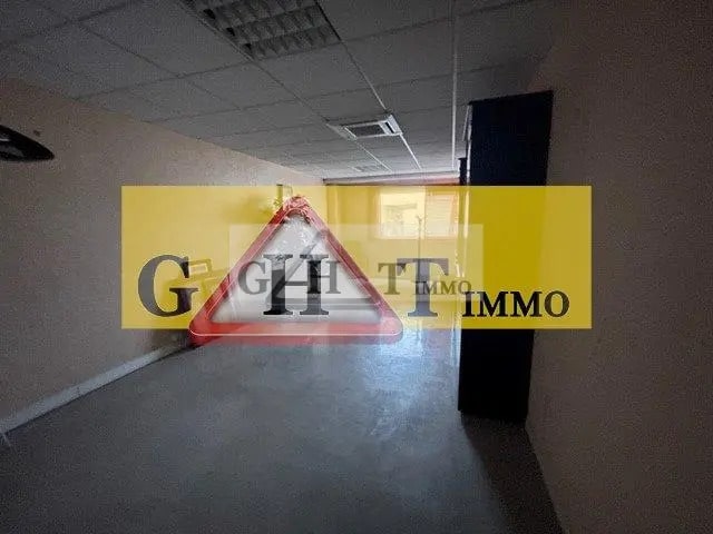 Office in Neuilly-sur-Marne for lease - Interior Photo - Image 1 of 1