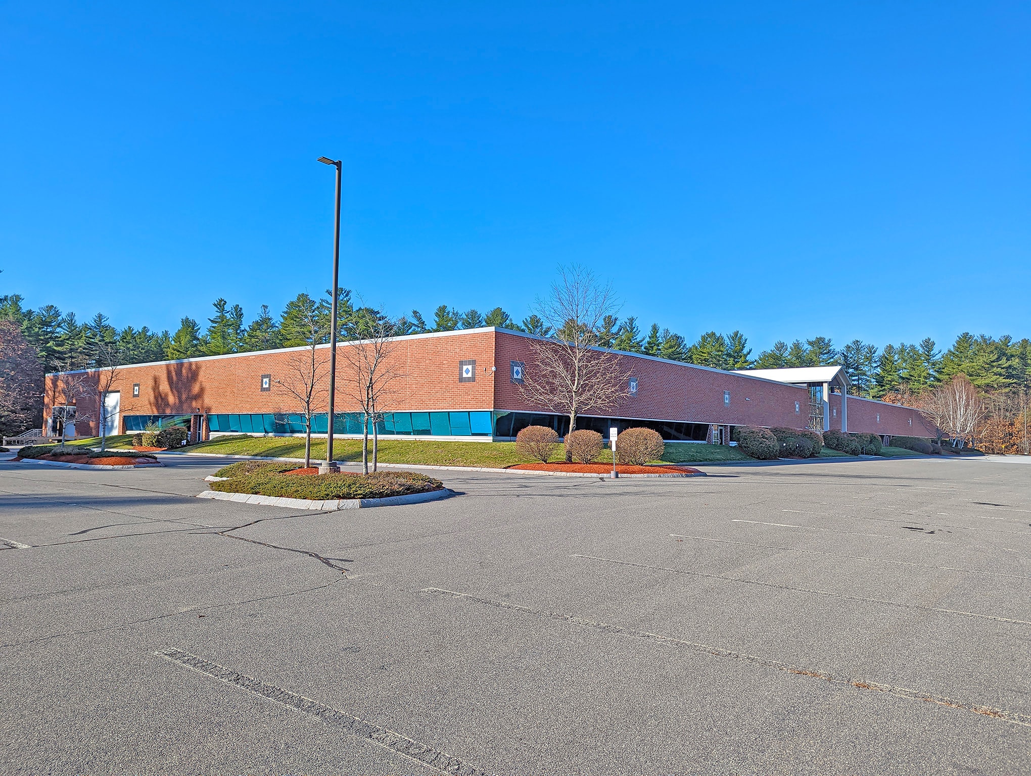 85 Northwest Blvd, Nashua, NH for lease Building Photo- Image 1 of 4