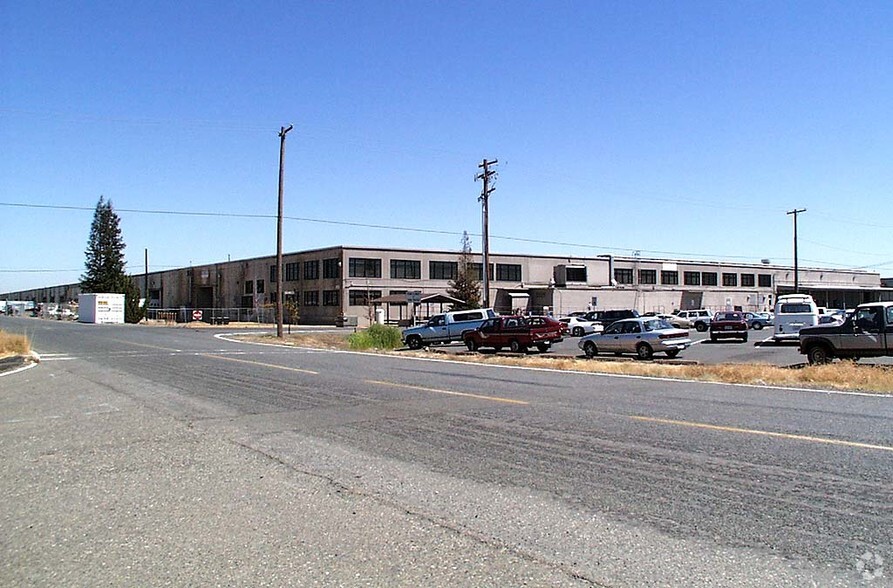 4700-4940 Lang Ave, Mcclellan, CA 95652 - Bldg 786 | LoopNet