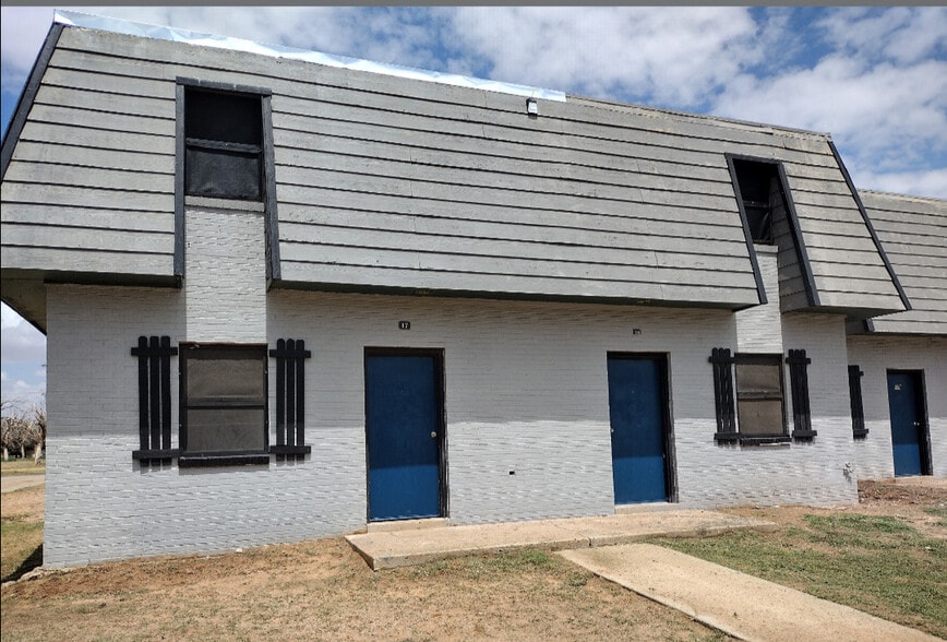 2300 S 8th St, Lamesa, TX for sale - Building Photo - Image 2 of 11