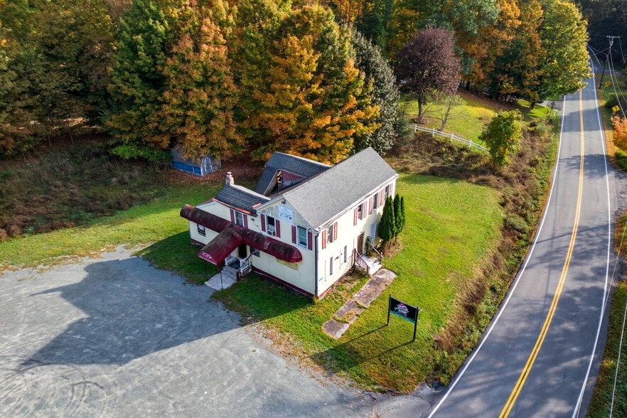 205 Snyders Corner Rd, Wynantskill, NY for sale - Primary Photo - Image 1 of 16