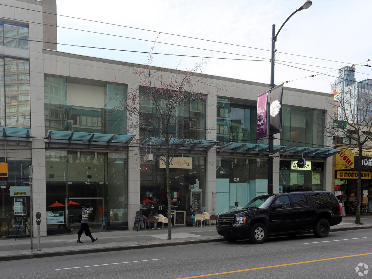 12181228 Robson St, Vancouver, BC V6E