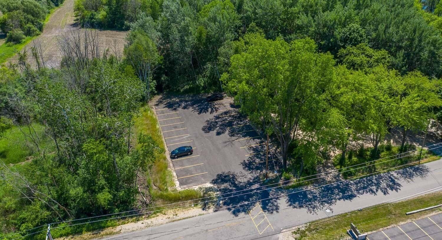 2472 Wallace Lake Rd, West Bend, WI 53090 Retail for Sale